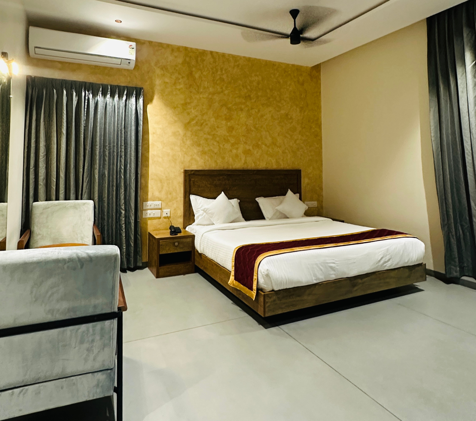 spacious bedroom for prefect stay